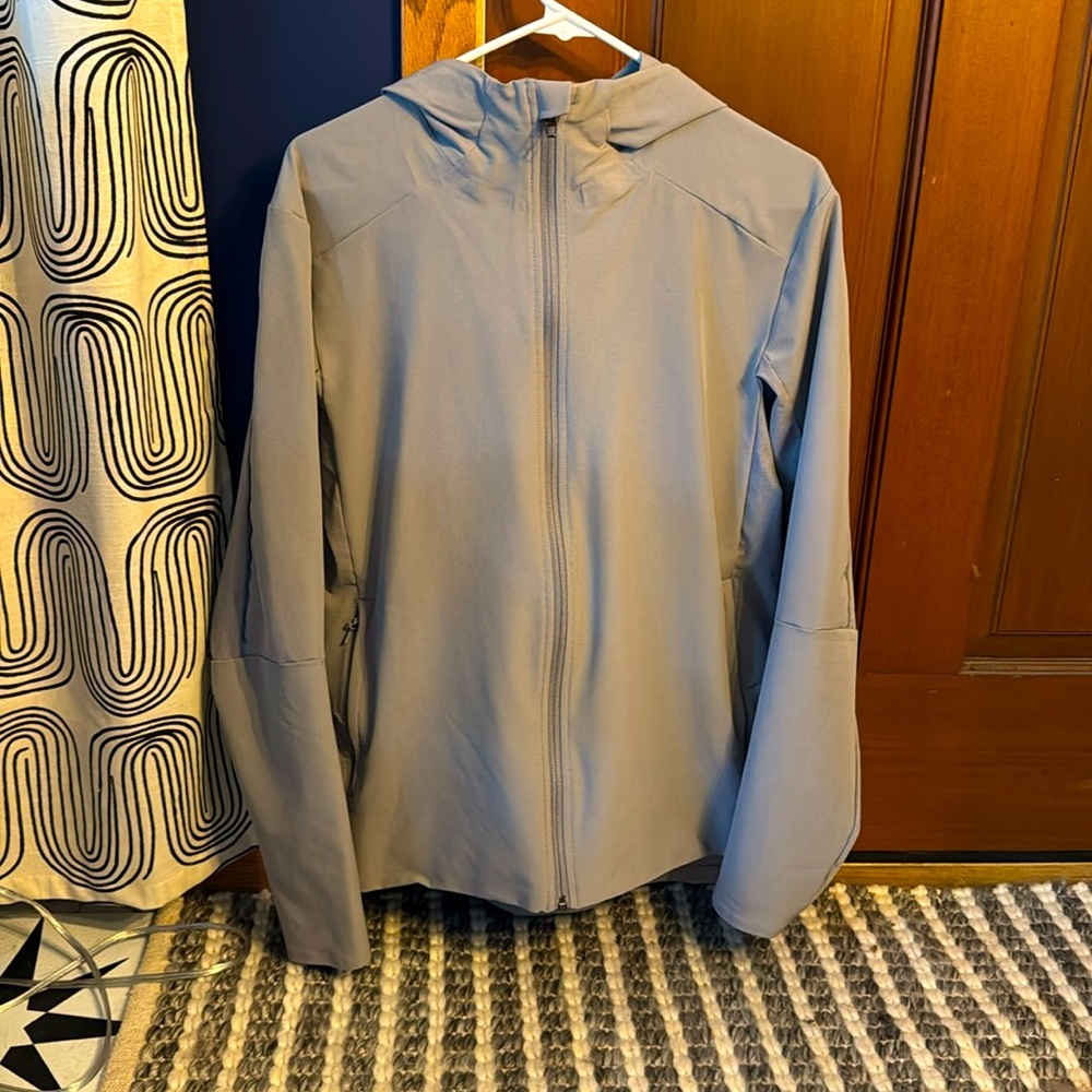 Lululemon men’s size small grey running jacket